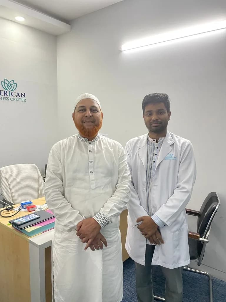 বিরোধীদলীয় হুইপ রফিকুল ইসলাম খানের আকুপাংচার চিকিৎসা গ্রহণ ও পরামর্শ